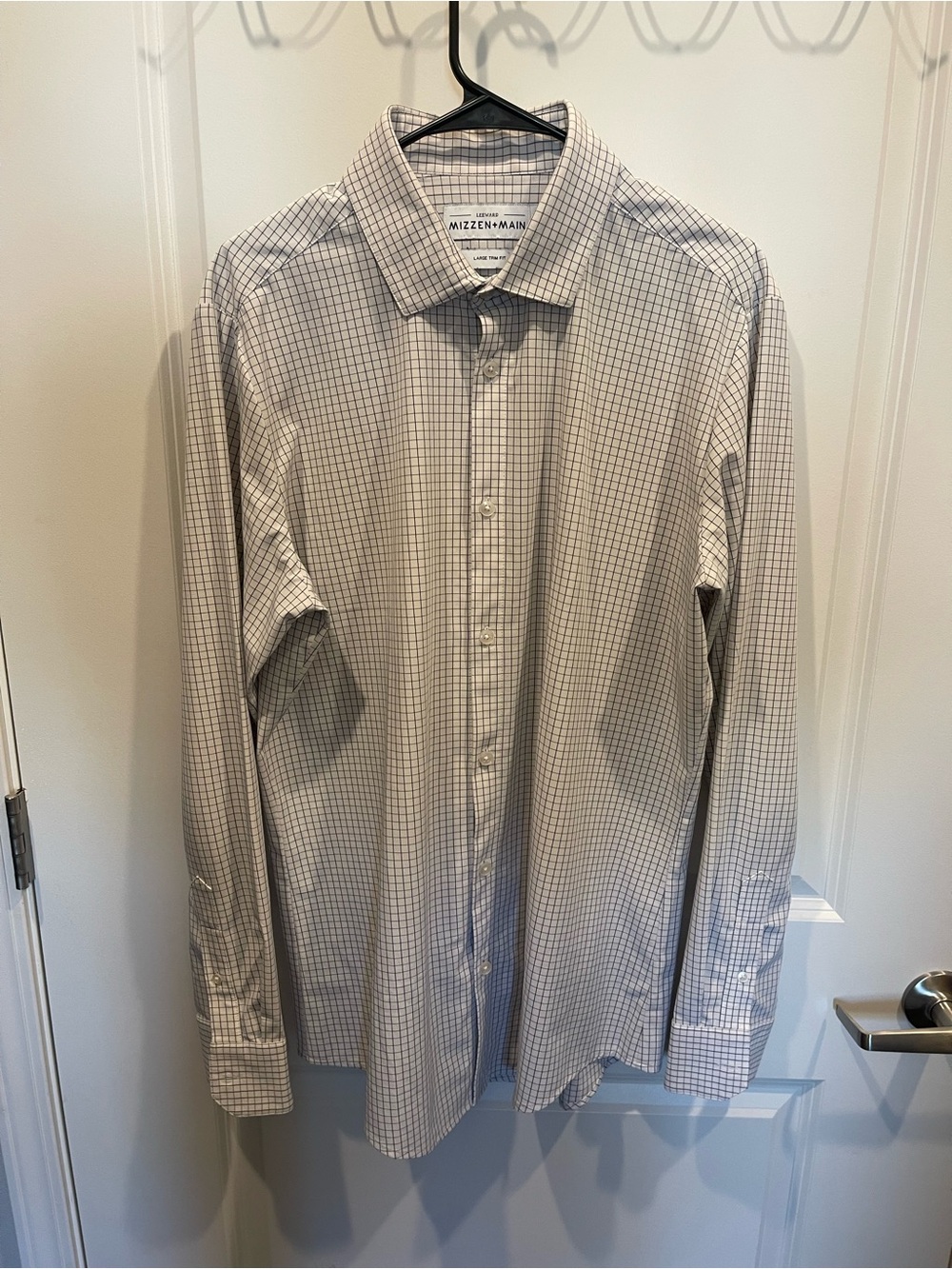 Mizzen+Main Men's Light Gray and White Windowpane Stretch Dress Shirt